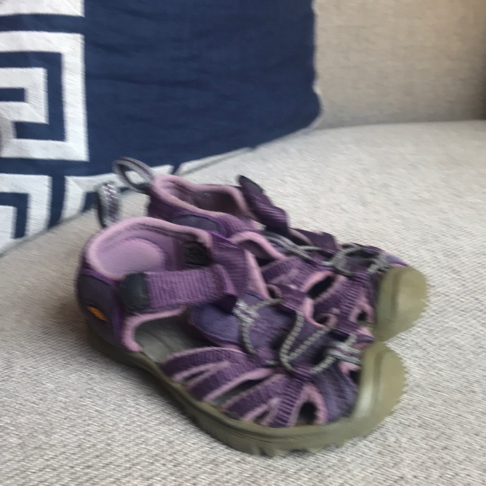Keens. Purple girls size 6